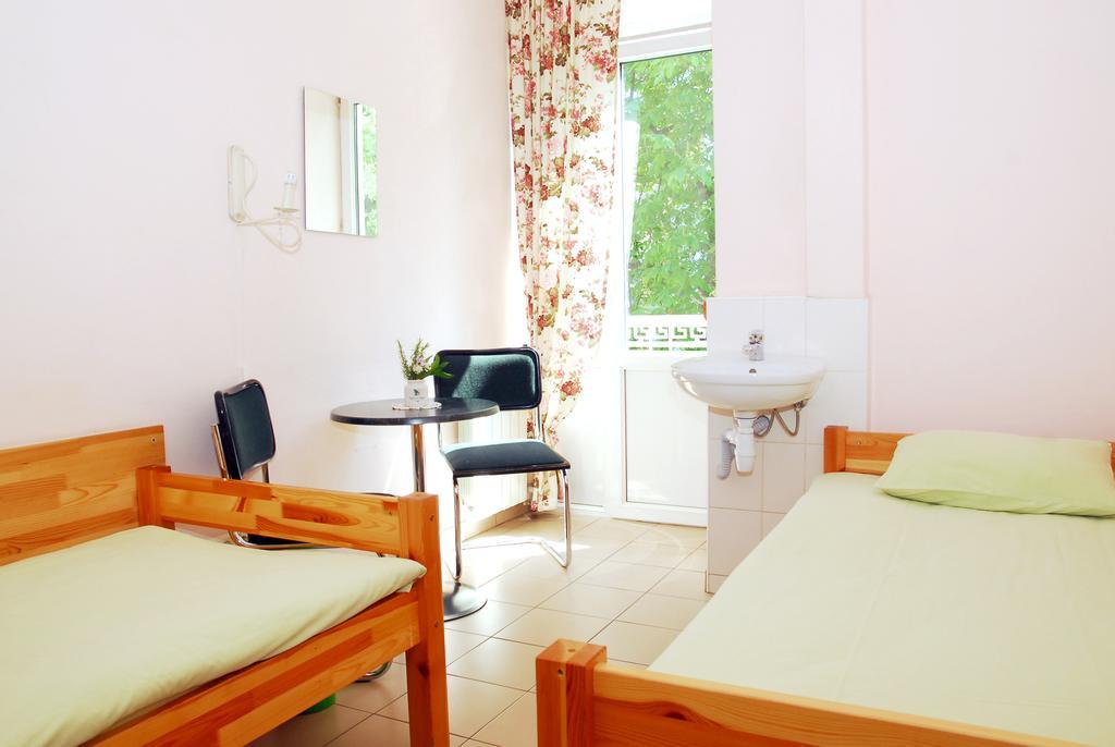 Maison Blanche Center Inn 3*