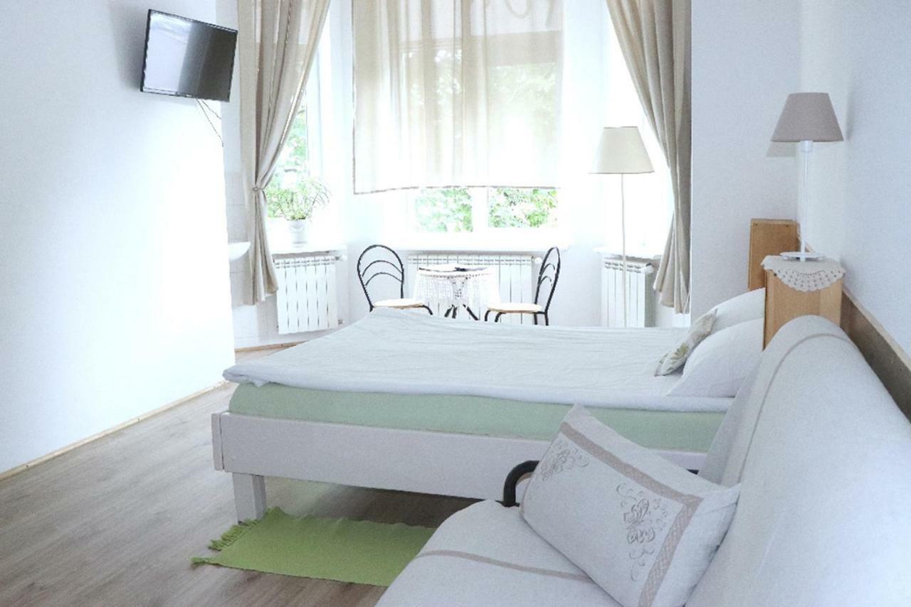 Maison Blanche Center Inn 3*